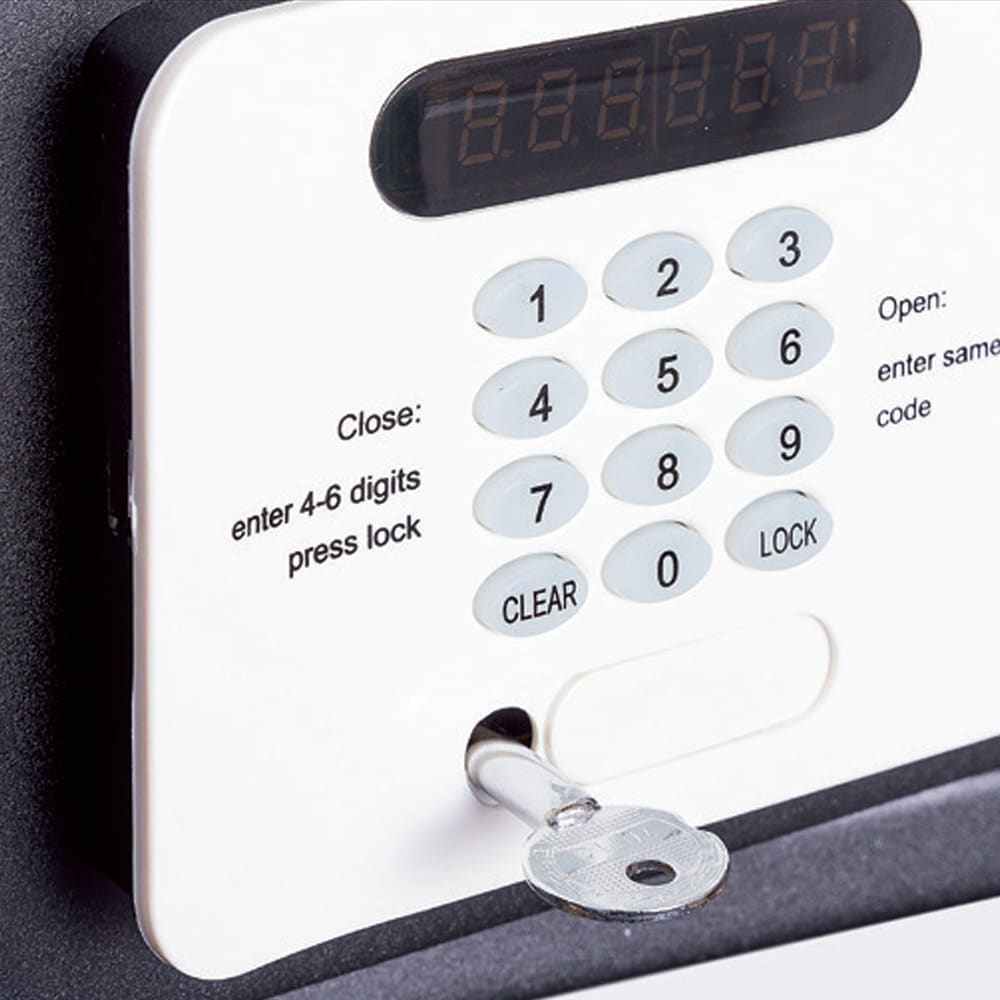 mr-locksmith-safe-box-arregui-hotel-safe-suite-3